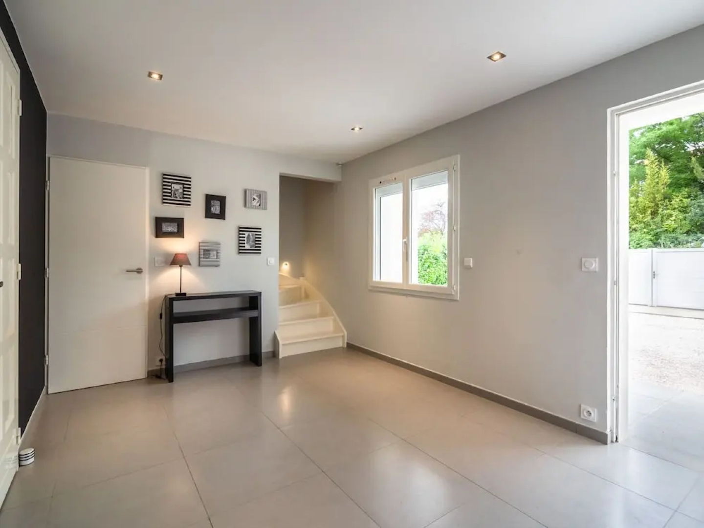 Luxurious Modern Villa With Heated Private Swimming Pool, jeu de Boules Court and Lots of Privacy