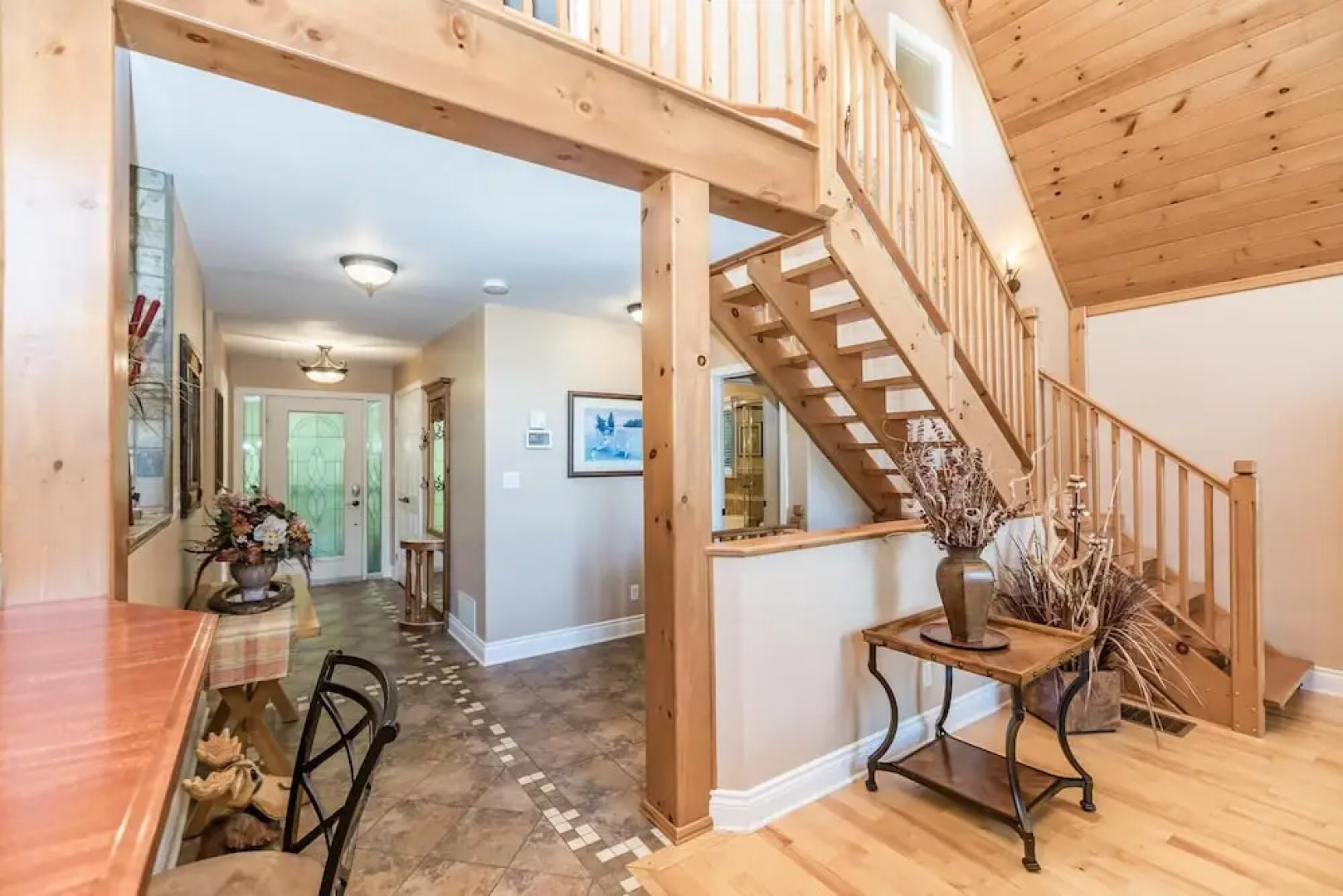 Stewart Lake Retreat A Gorgeous Beachfront Lakehouse With all the Bells & Whistles!