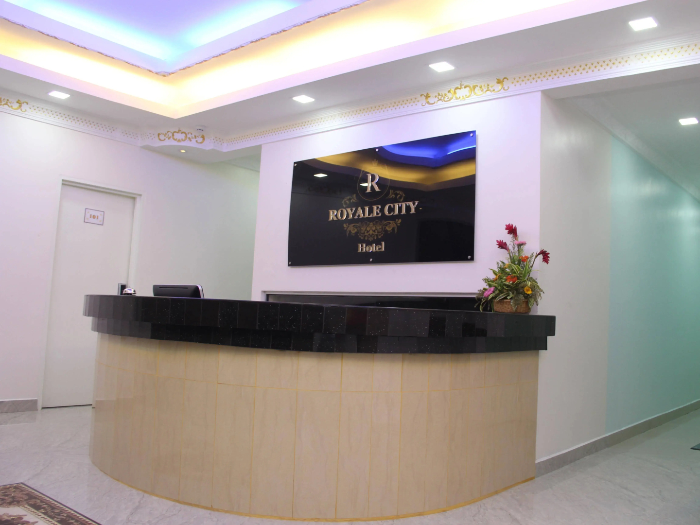 Royale City Hotel