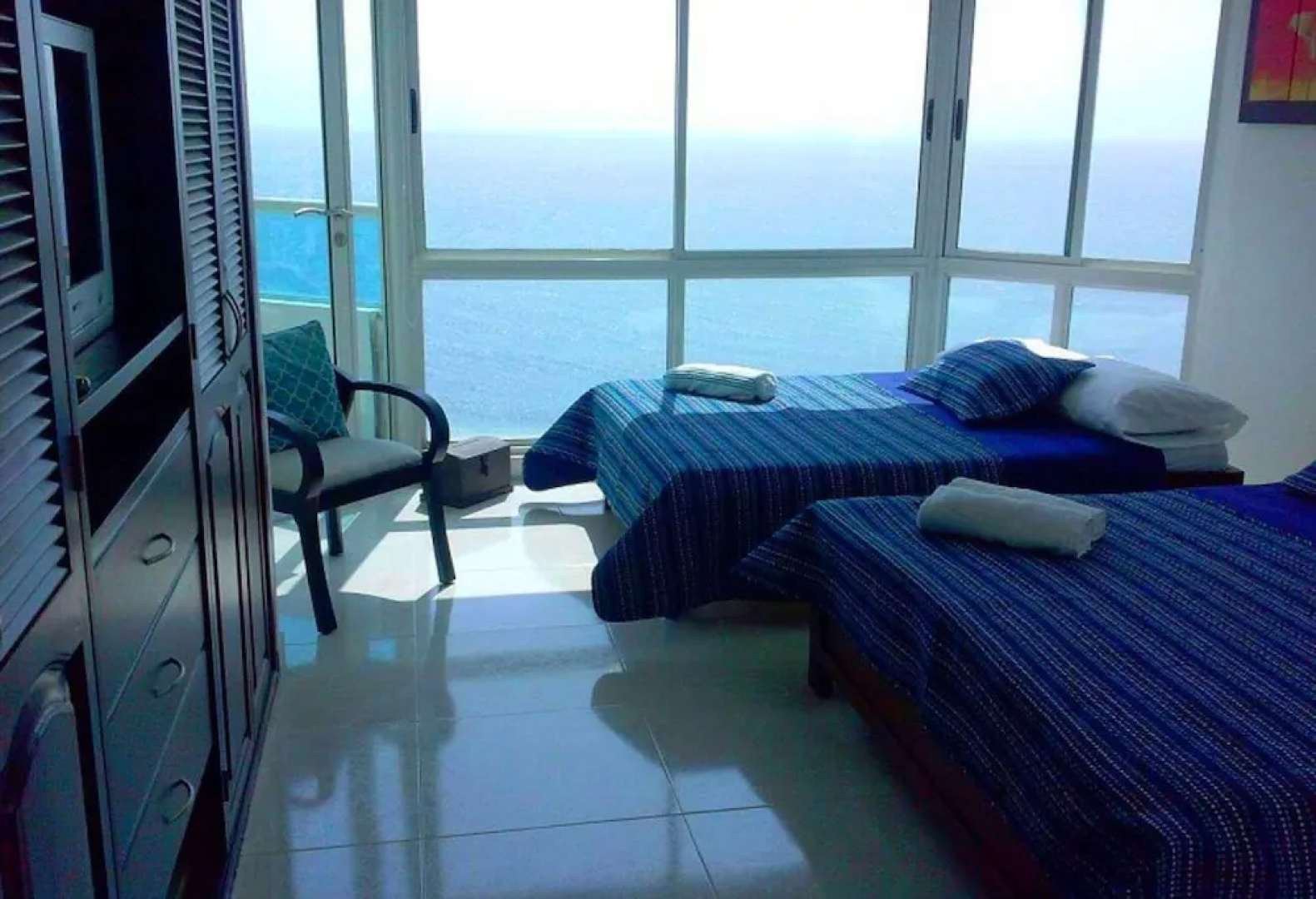Torres del Lago Apartments