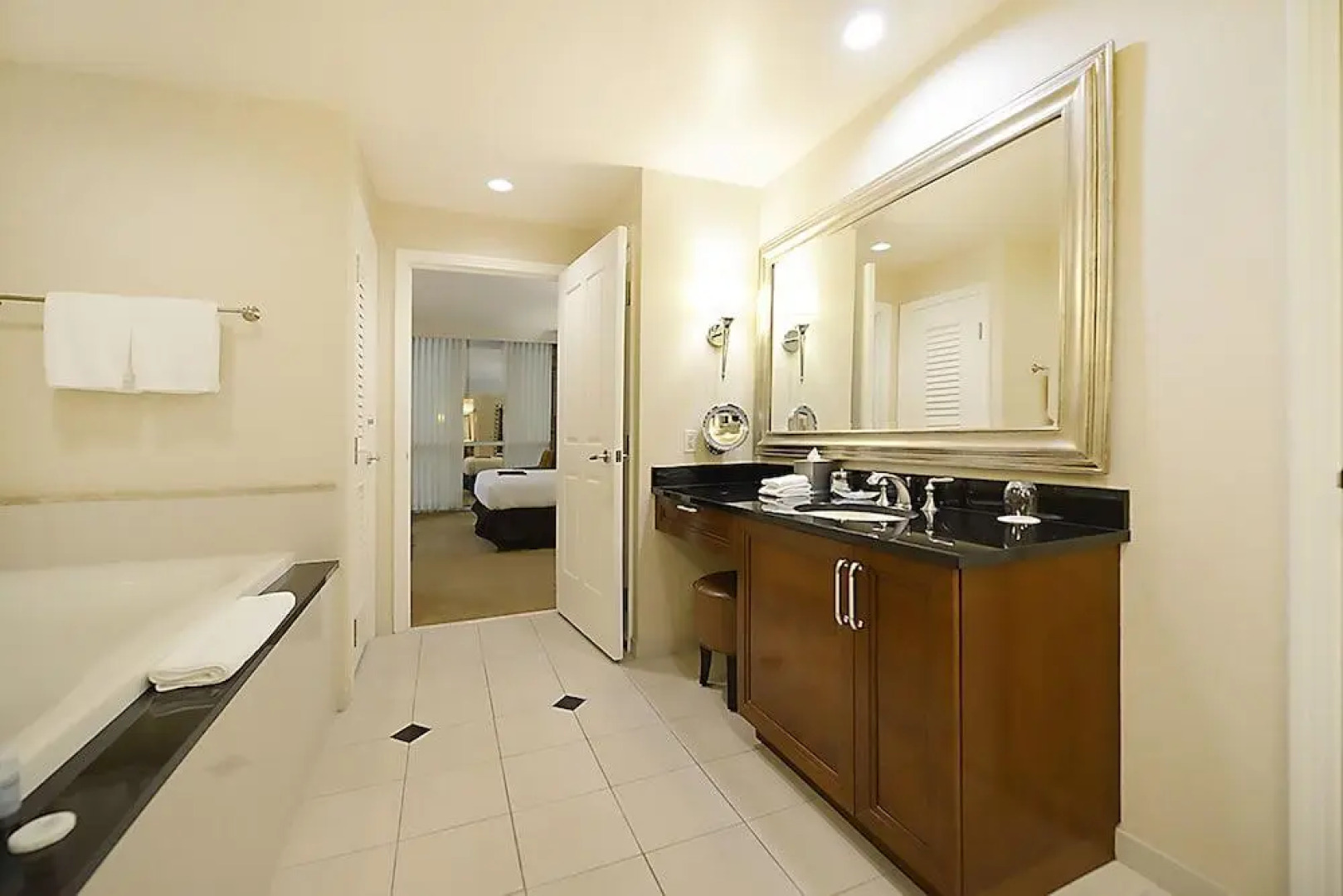 Signature Suites Collection