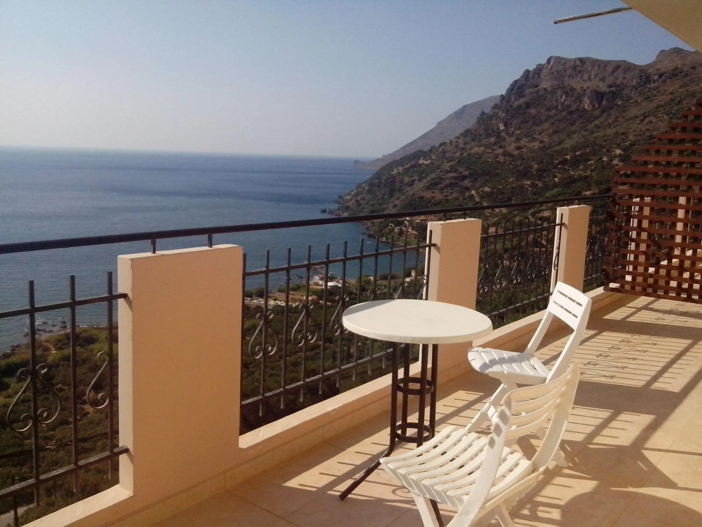 Seaview Studio, 3 Pers Panoramic Seaview in Beautiful Setting, West From Chania