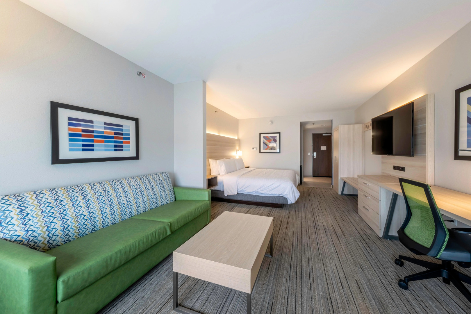 Holiday Inn Express & Suites Staunton by IHG