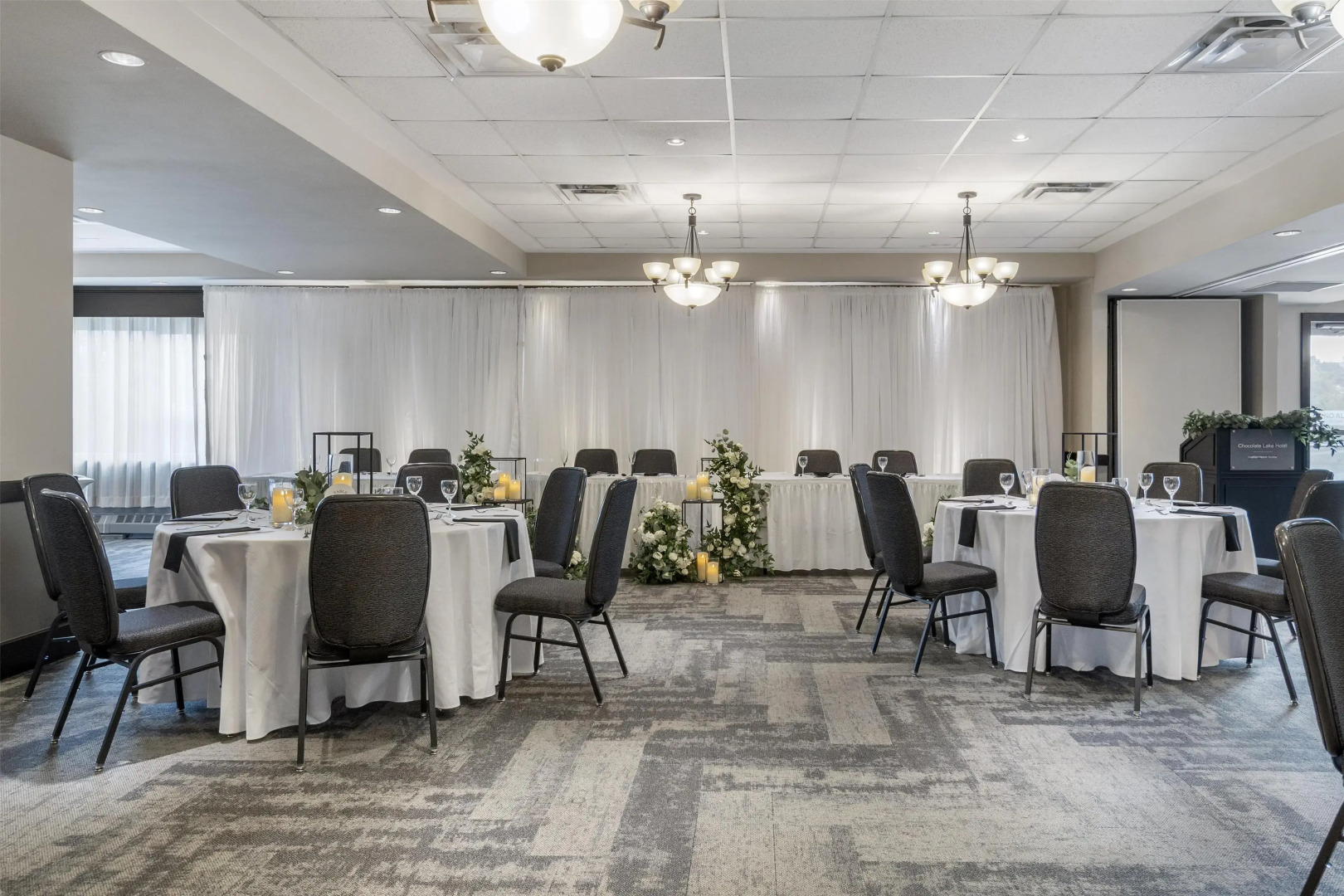 Best Western Plus Chocolate Lake Hotel