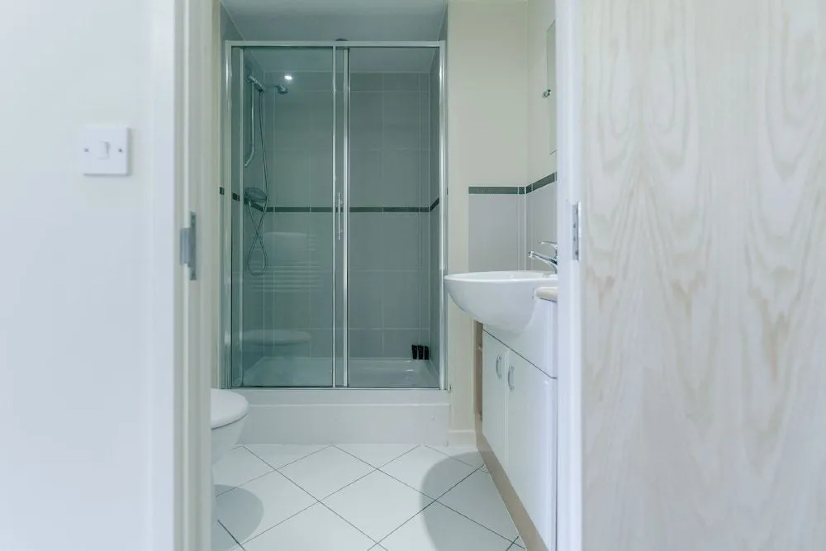 Roomspace Apartments-Courtyard Guildford