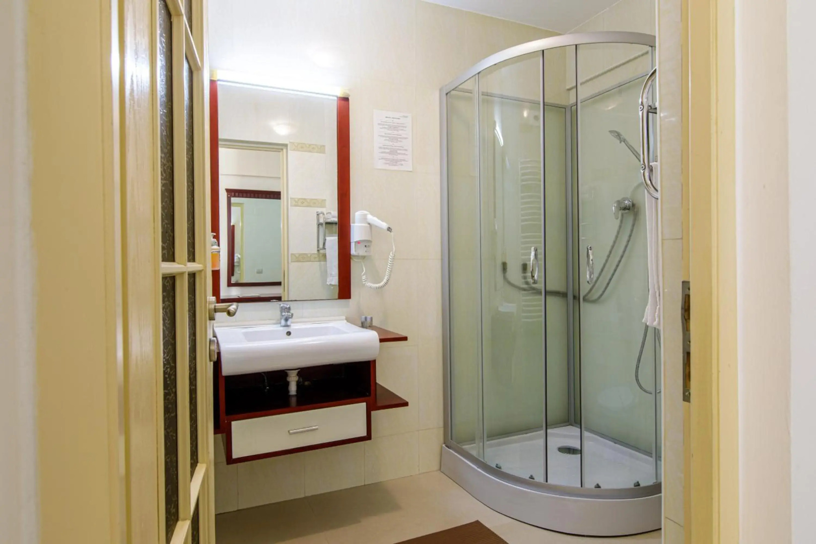 Lira Pacific Aparthotel