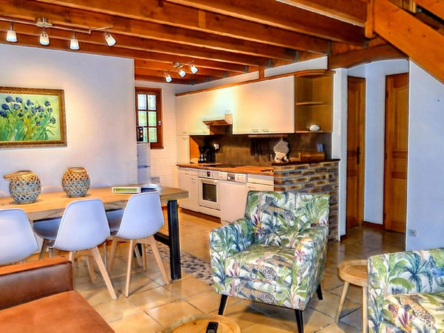 Serene Holiday Home in Cussac with Private Terrace, Barbeque