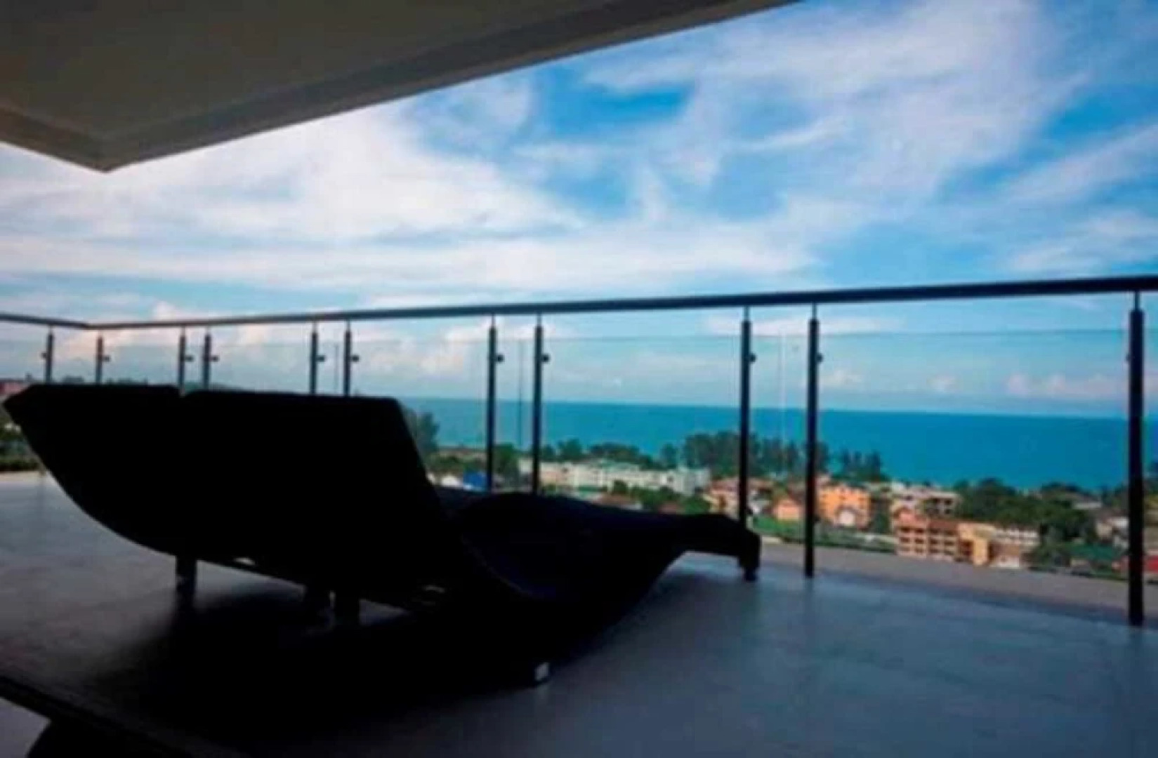 Sunset Plaza Holiday Apartment