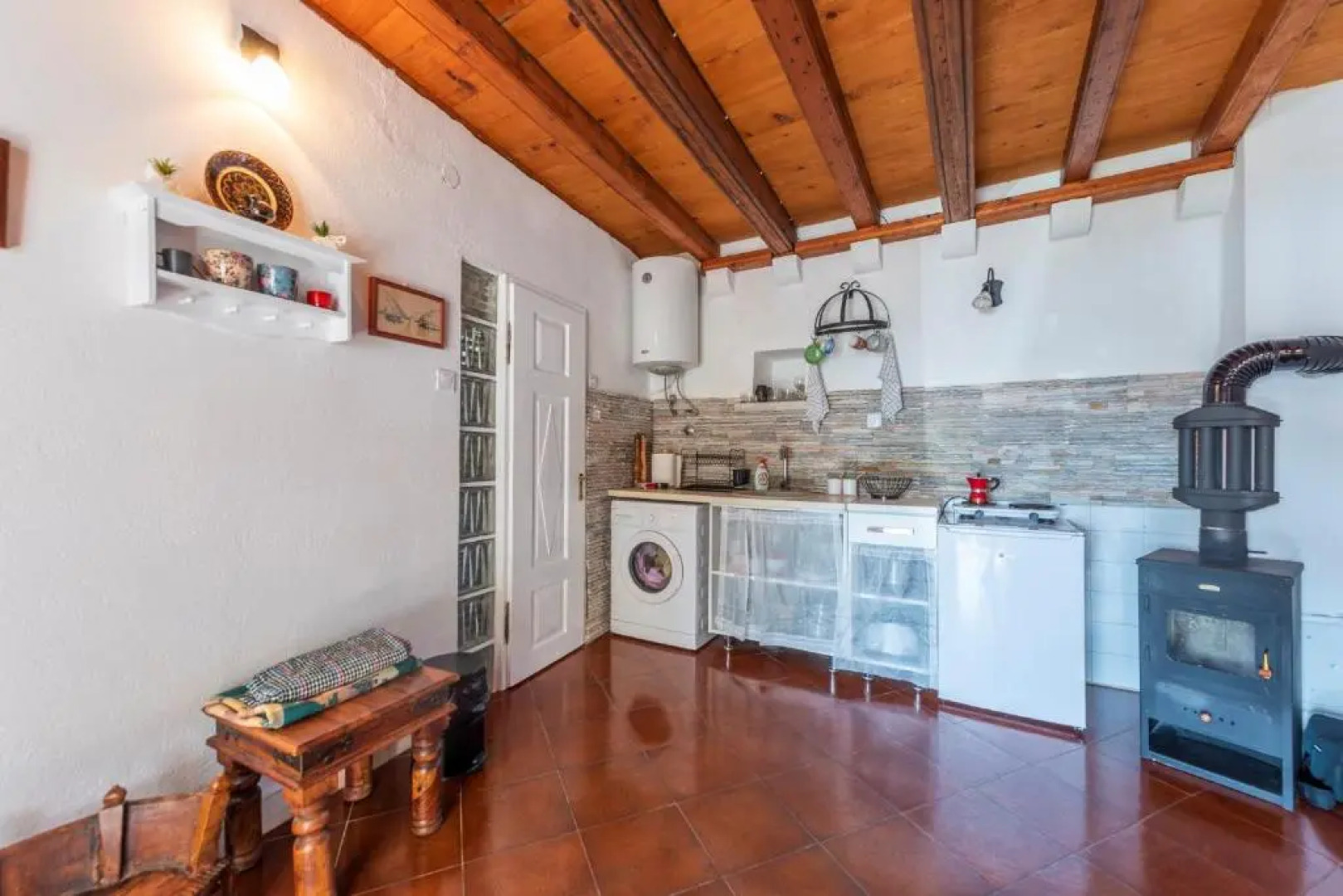 Charming Bohemian house in Perast