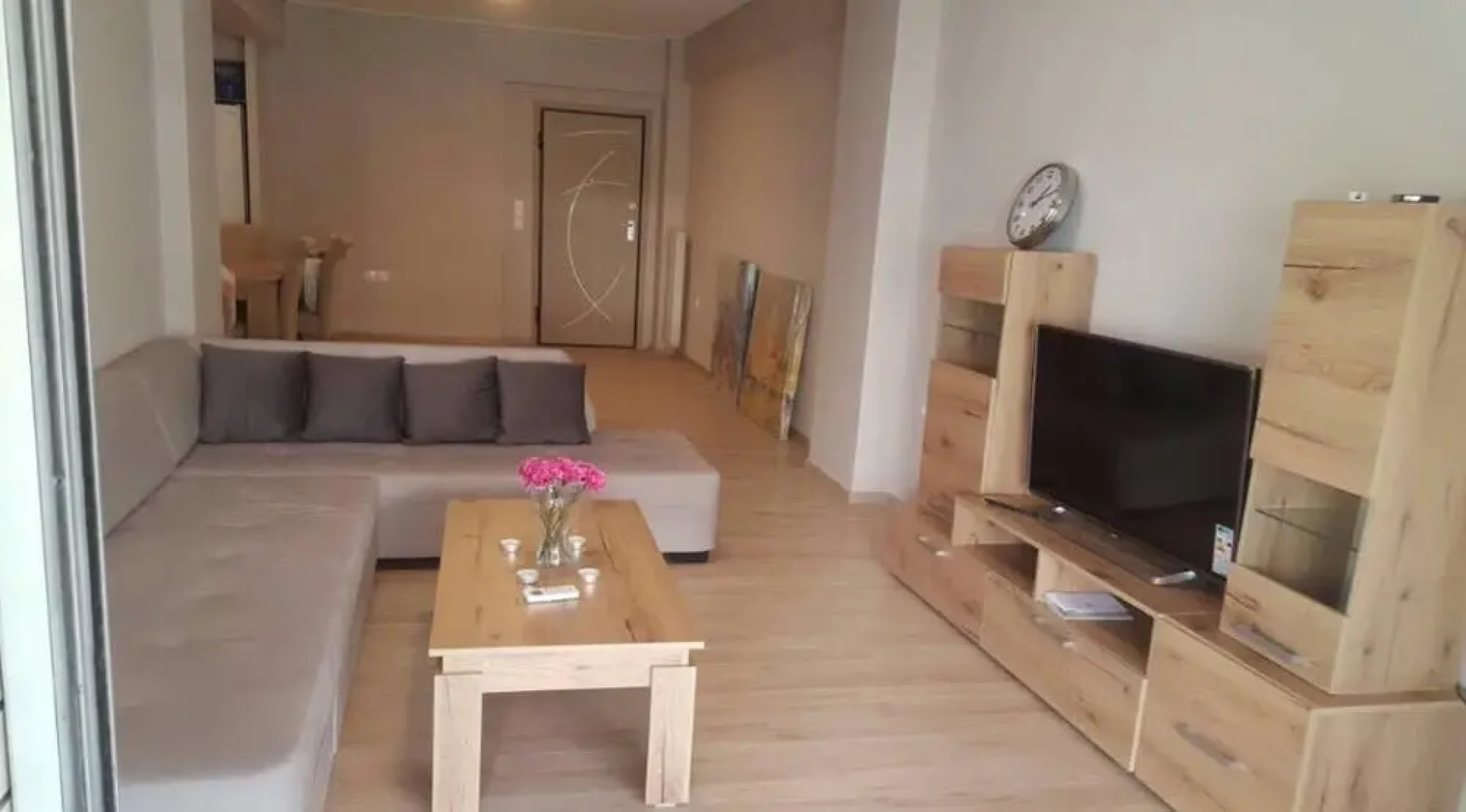 Spacious Apartment at Paleo Faliro