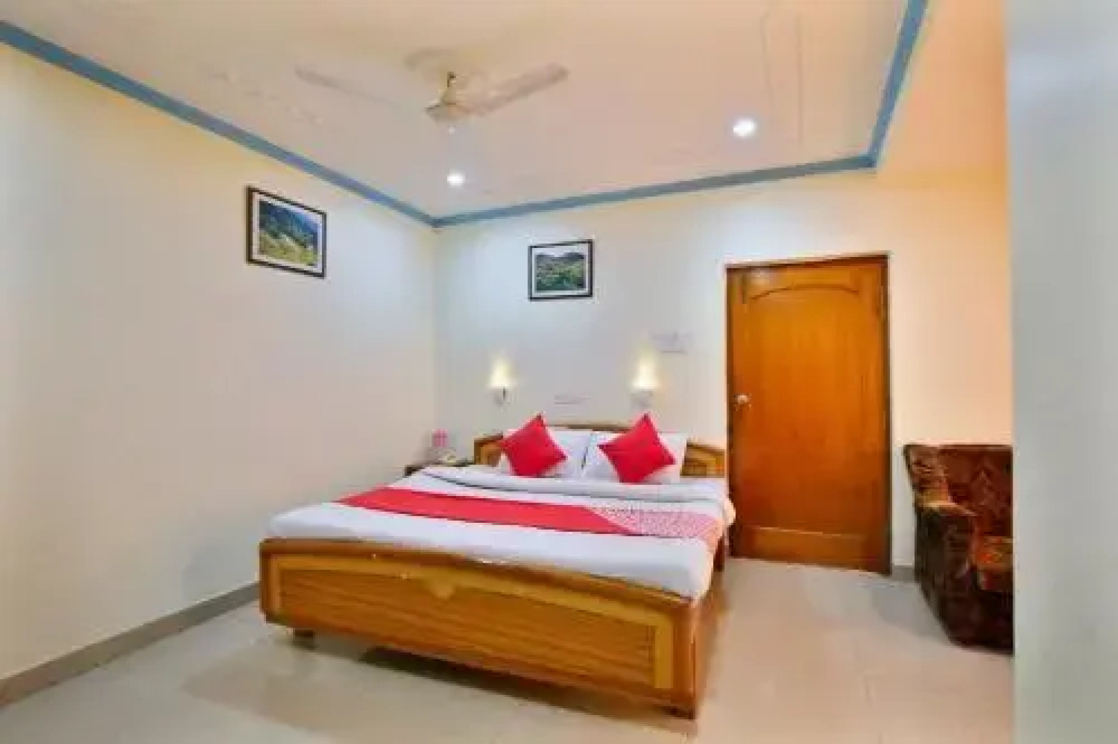 Hotel City Heart  By OYO Rooms