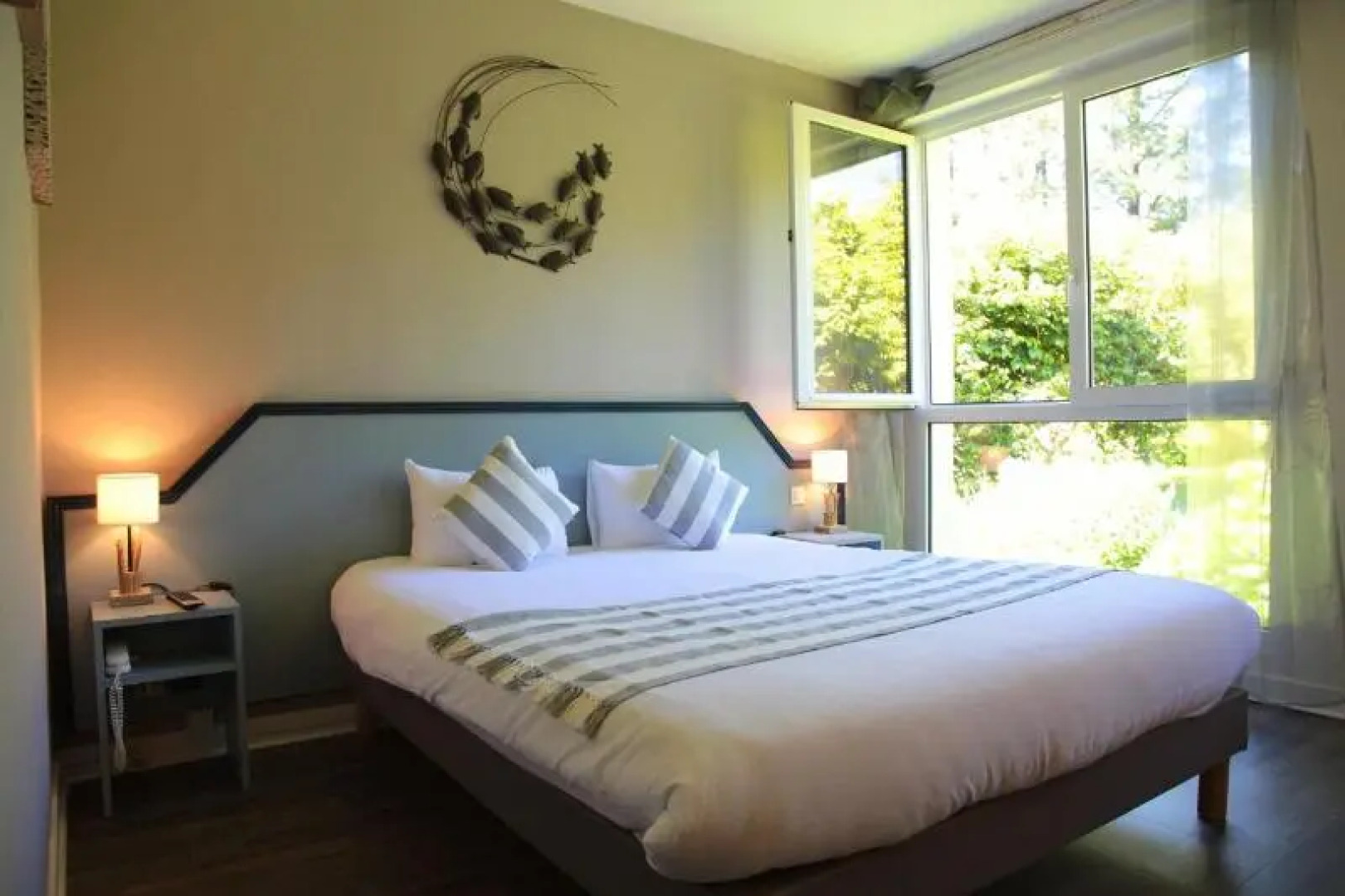 Logis Latitude Ouest Hotel Restaurant & Spa