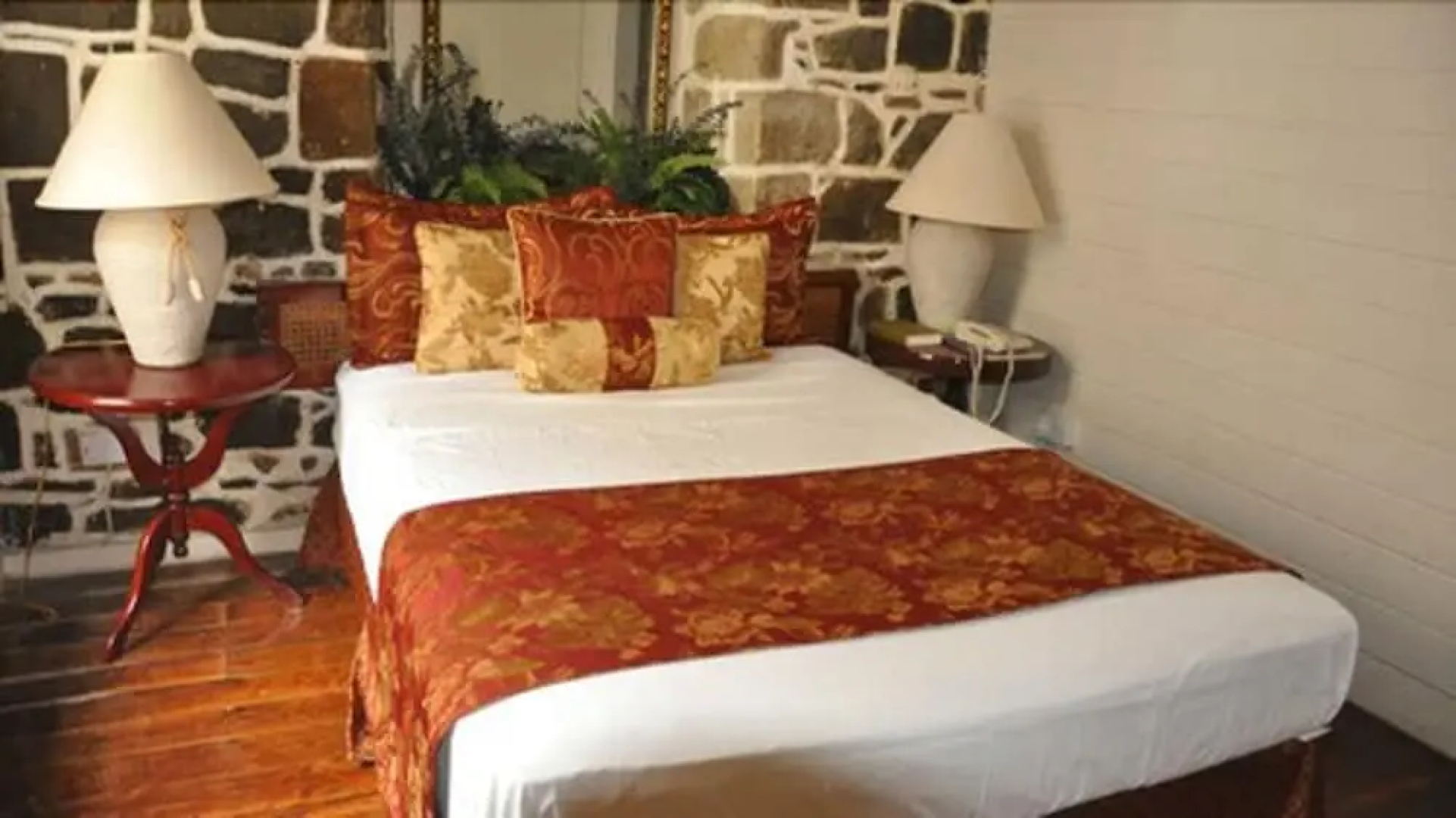 Cobblestone Inn