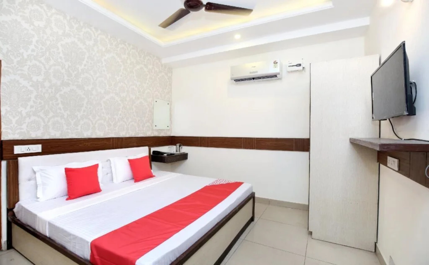 Oyo 18709 Hotel Yatri Niwas