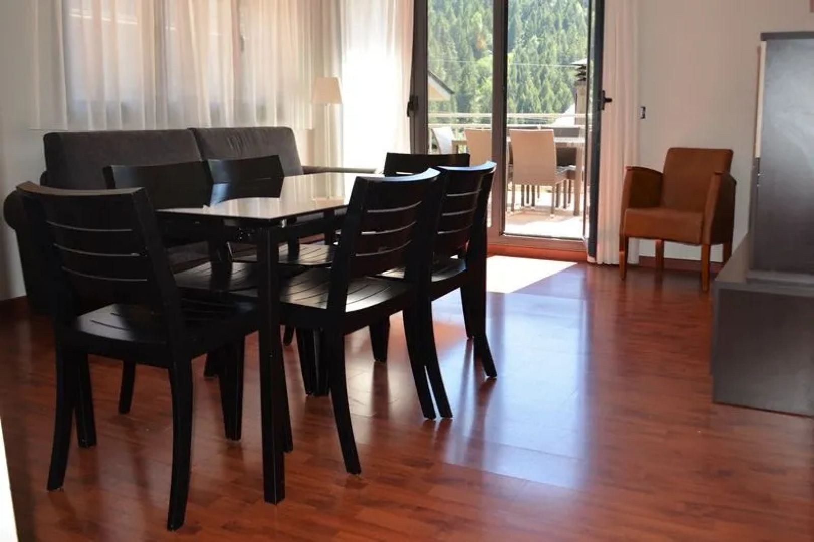 Peretol Apartments 1950M