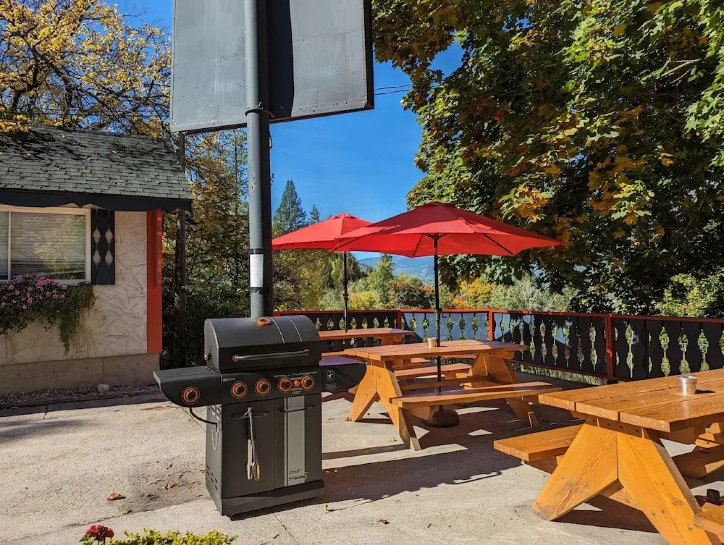 Alpine Inn & Suites
