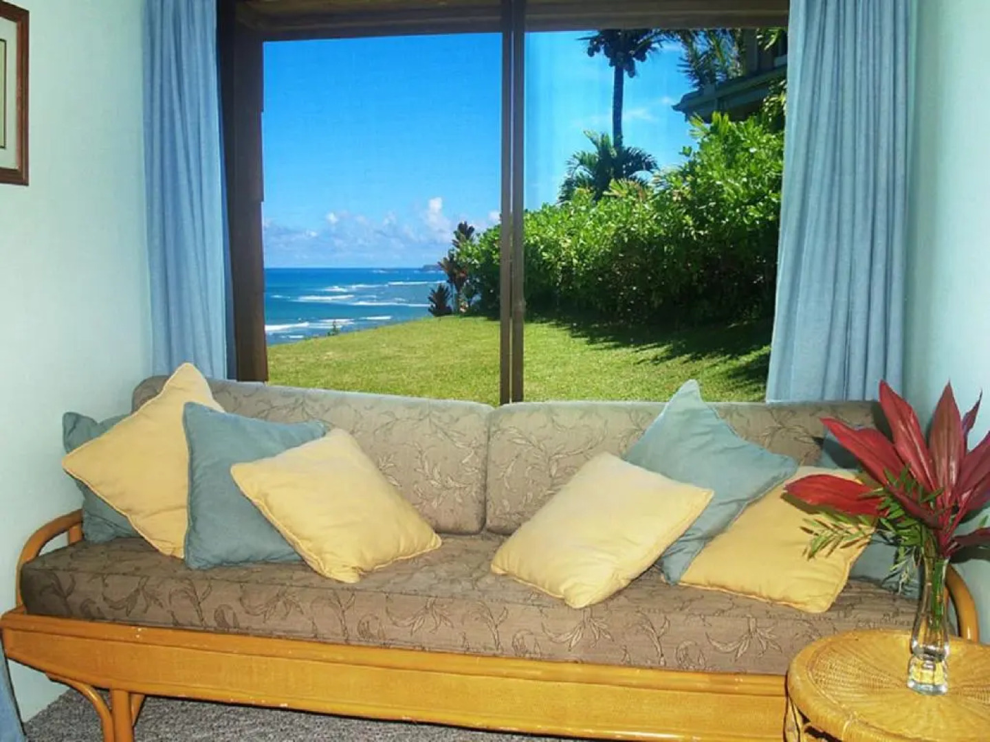 Sealodge J1-ground floor with oceanfront views, king bed, pool & more