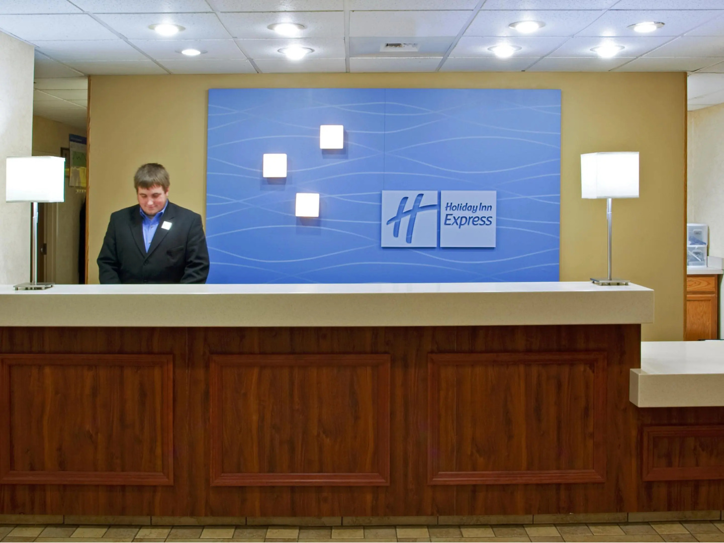 Holiday Inn Express & Suites Dayton-Huber Heights by IHG