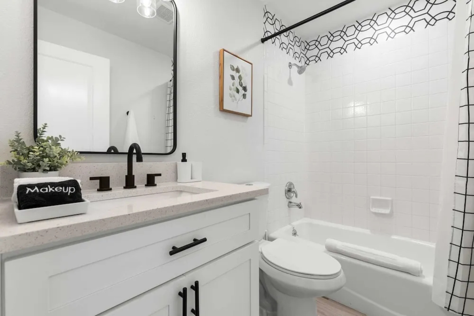 Relaxing 2BR Florida Home Close to Beach