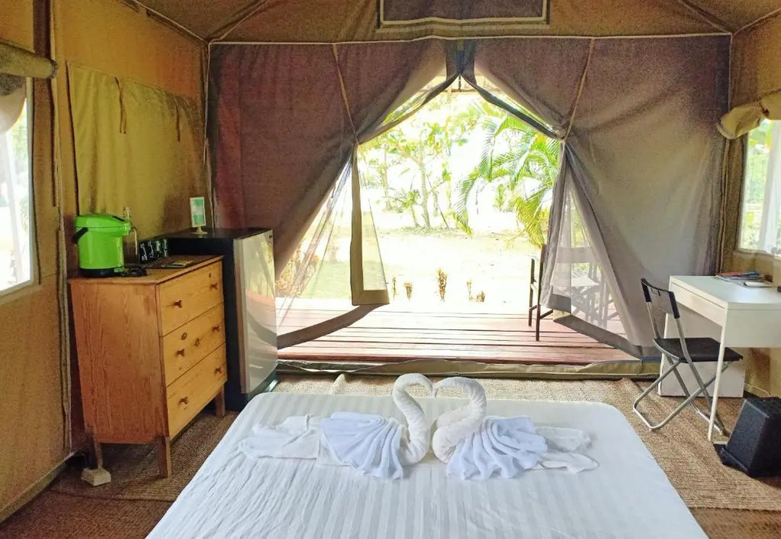 Naivacha Tent Koh Mak