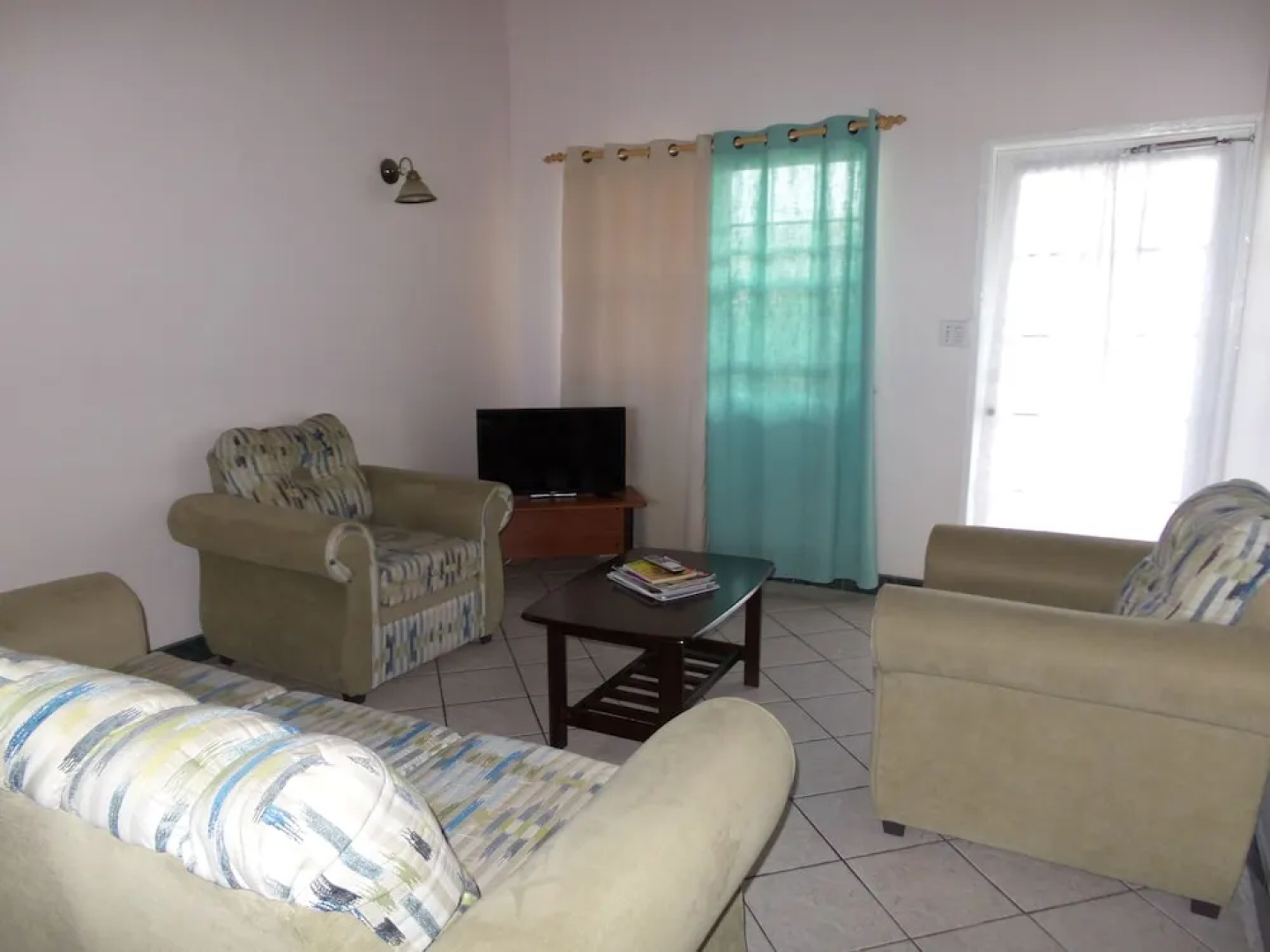 Caribbean Inn & Suites