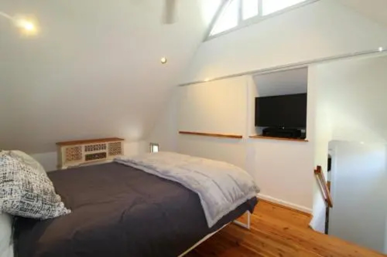 Pacific Terraces 16, 38 Pacific Street