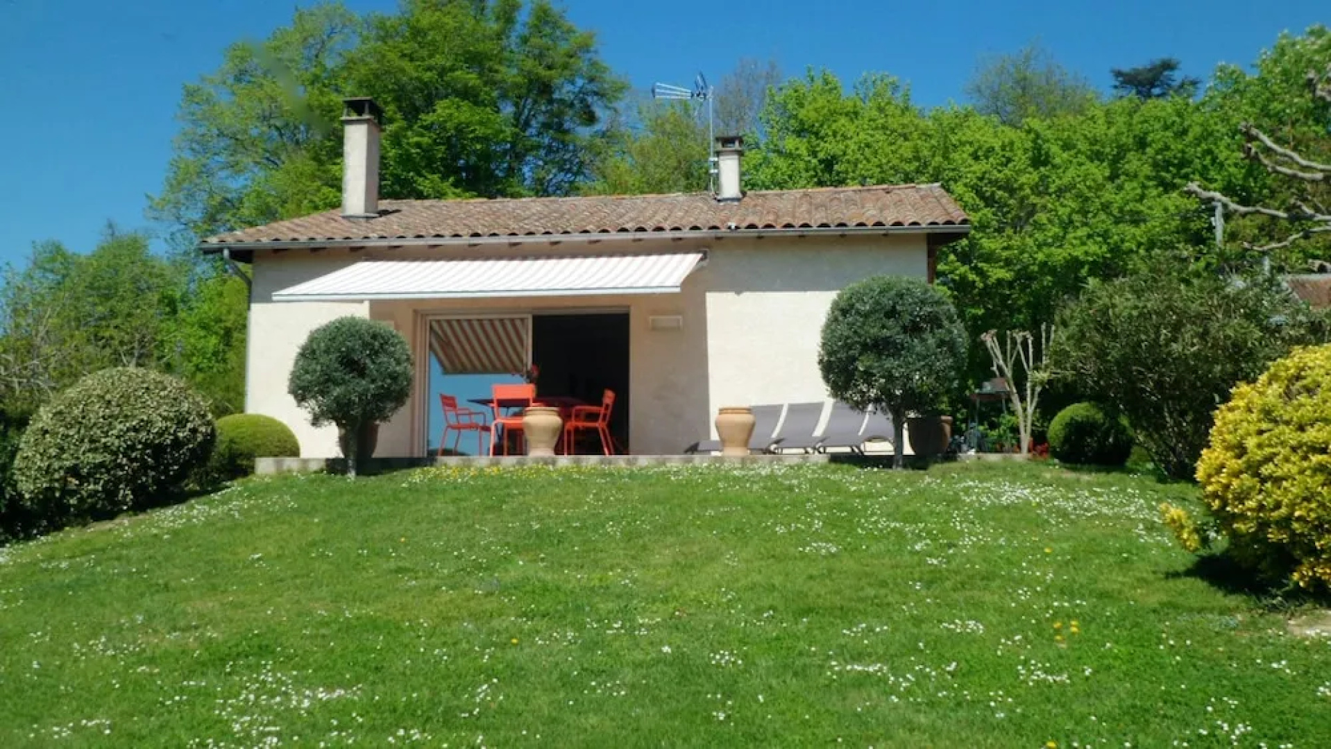 House With 2 Bedrooms in Monlaur-bernet, With Furnished Terrace