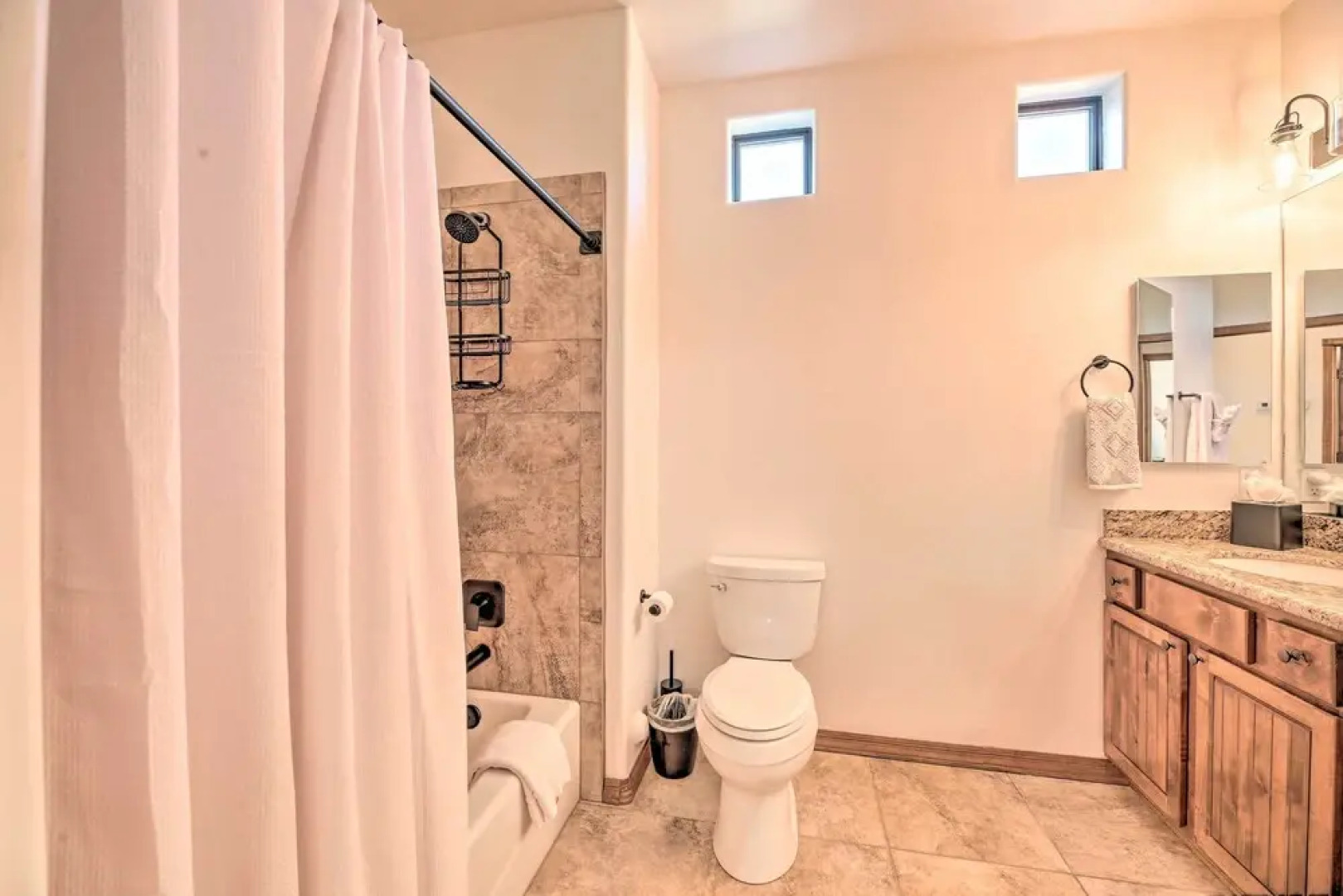 Patio, Deck & Grill: Spacious Show Low Home!