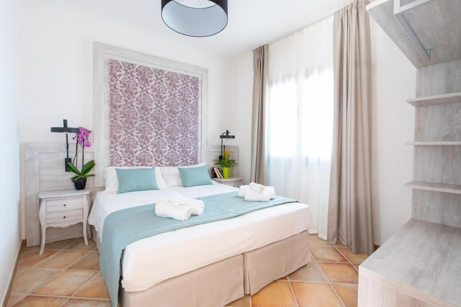 Отель Red Sun Village