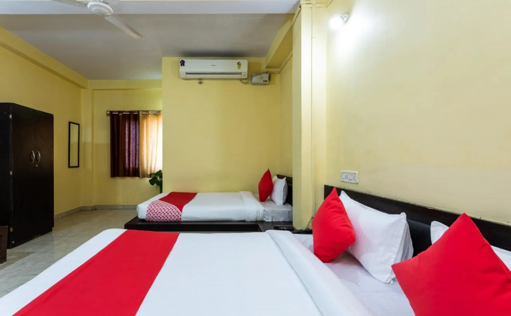 Hotel Paradise Residency