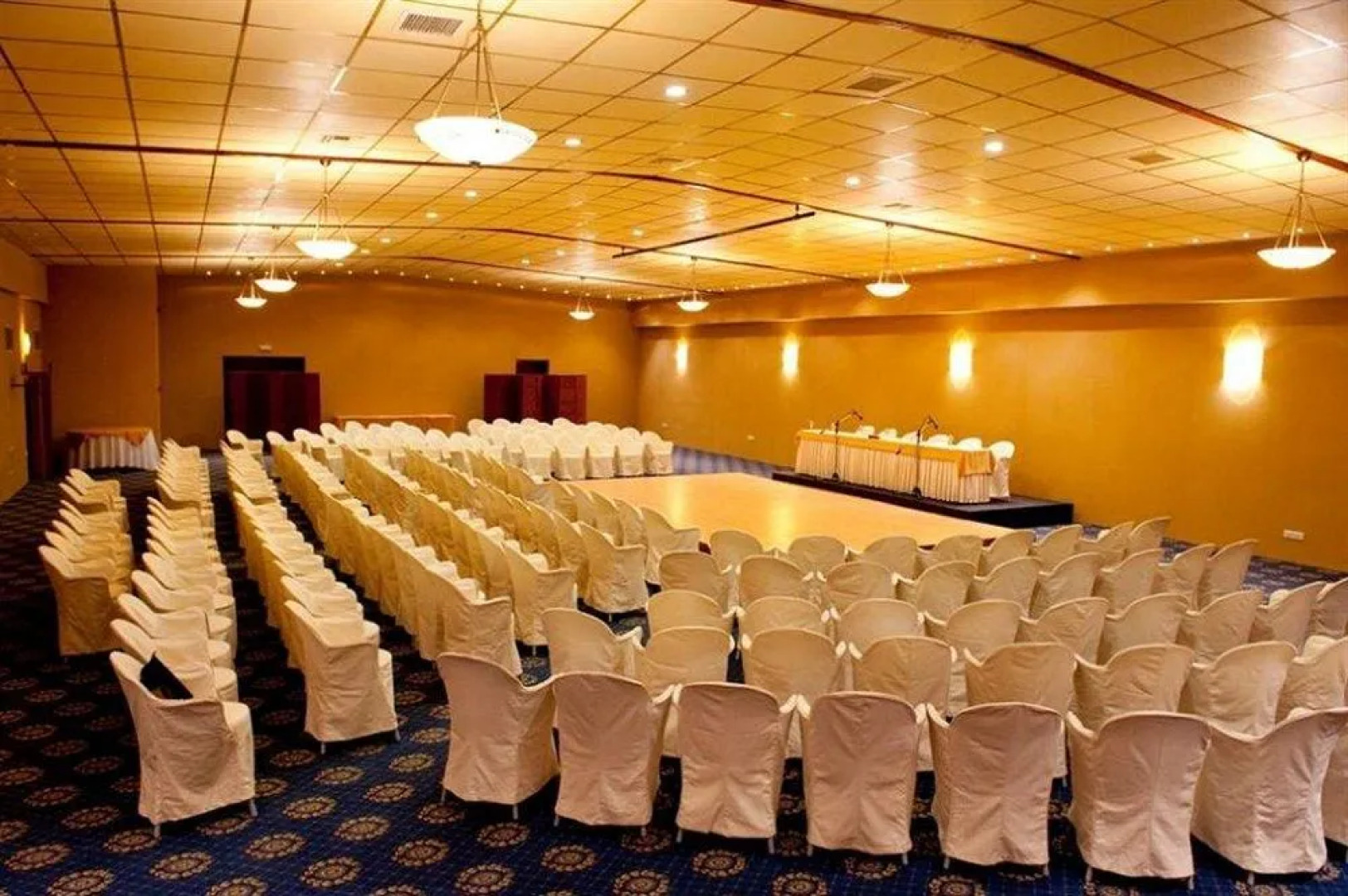 Ninos Grand Beach Resort