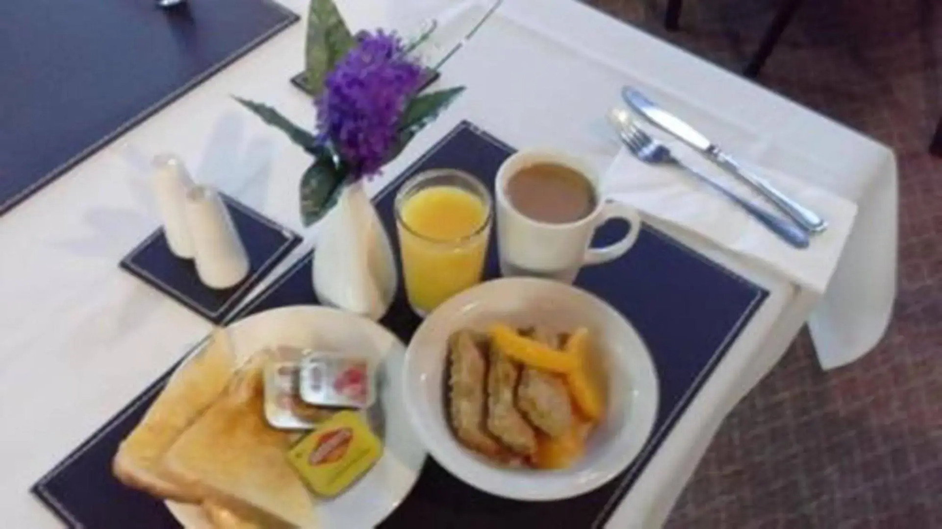 Cluden Park Motor Inn