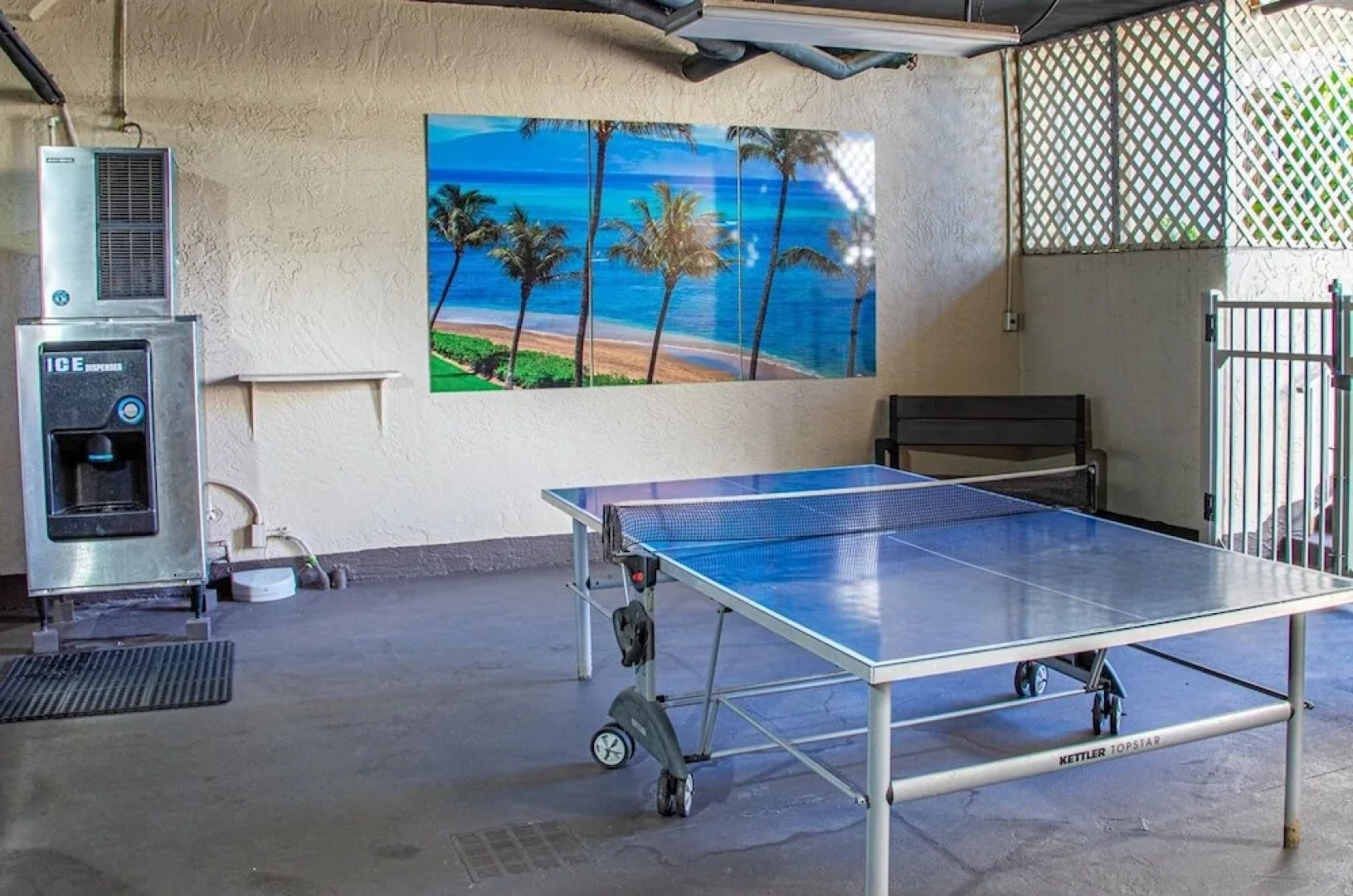 Royal Kahana 702 Studio Bedroom Condo by RedAwning