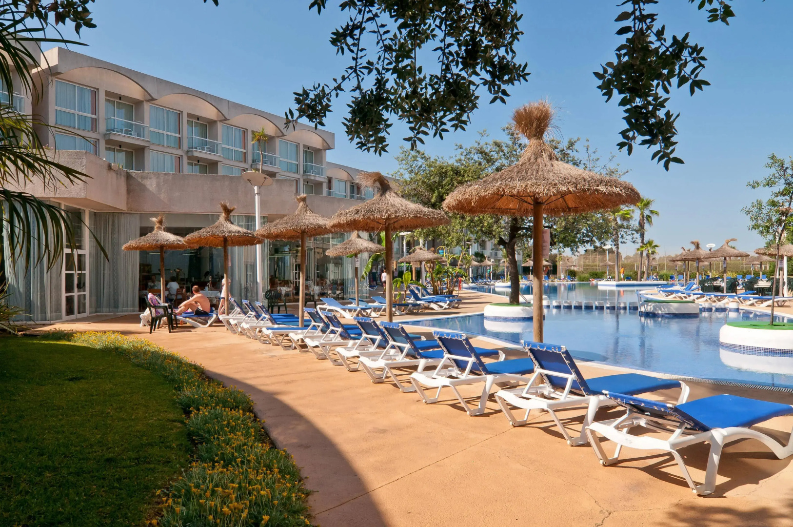 Eix Alzinar Mar Aparthotel