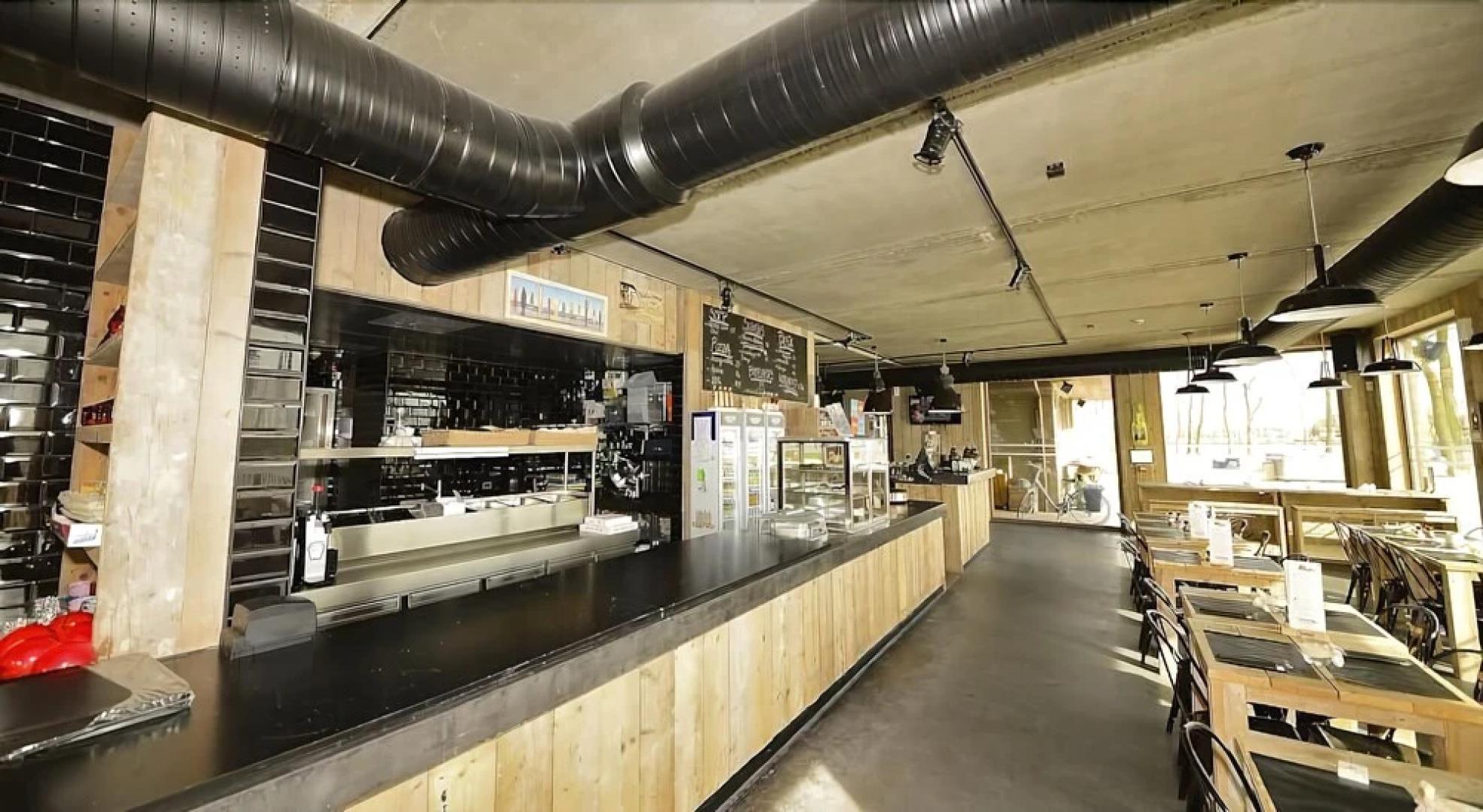 Lakeside Paradise Sleep Inn Hostel