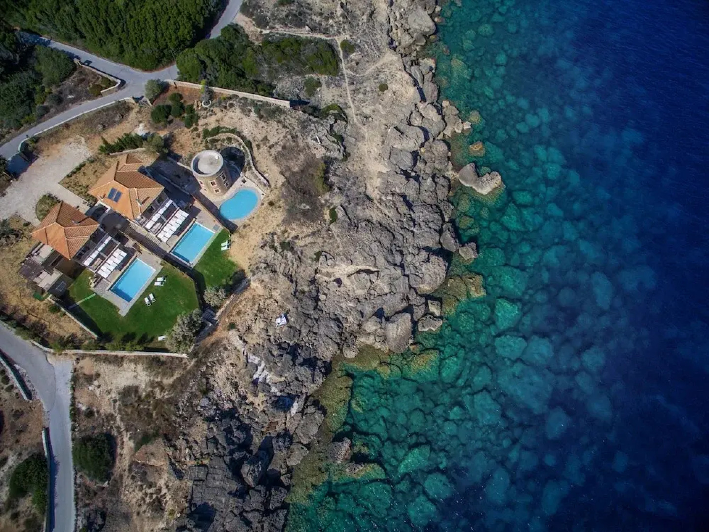 Armonia Seaside Villas