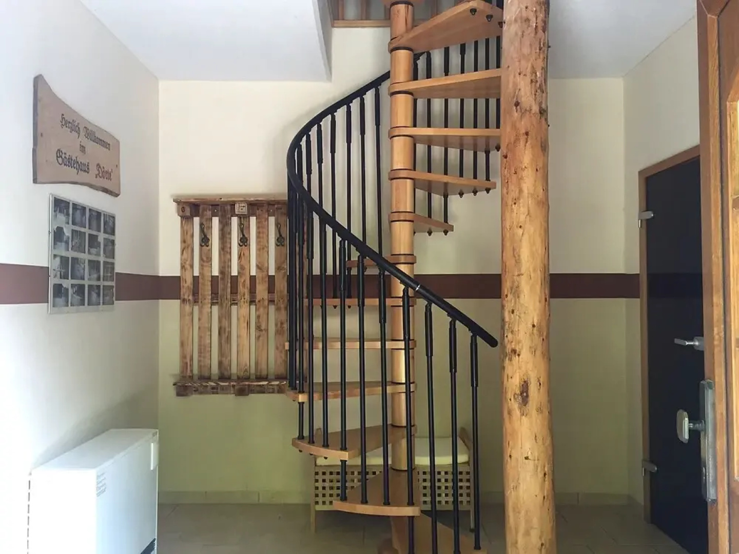 Holiday Home Directly Along the Edge of the Forest, Sauna and Modern Furnishings