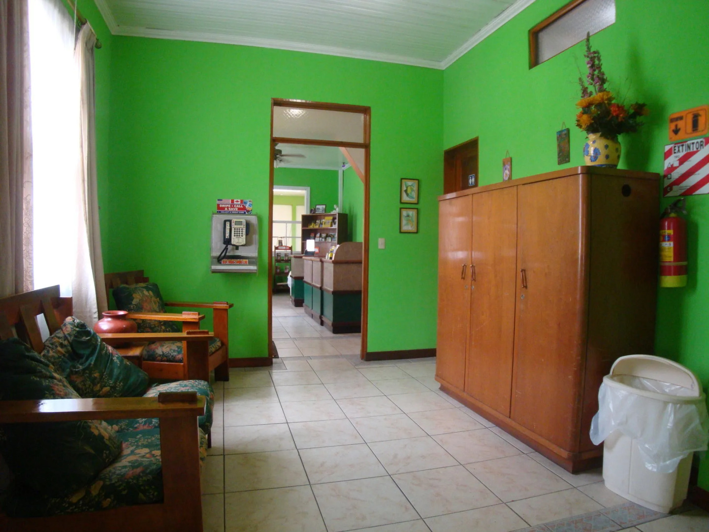 Hotel La Guaria Inn & Suites