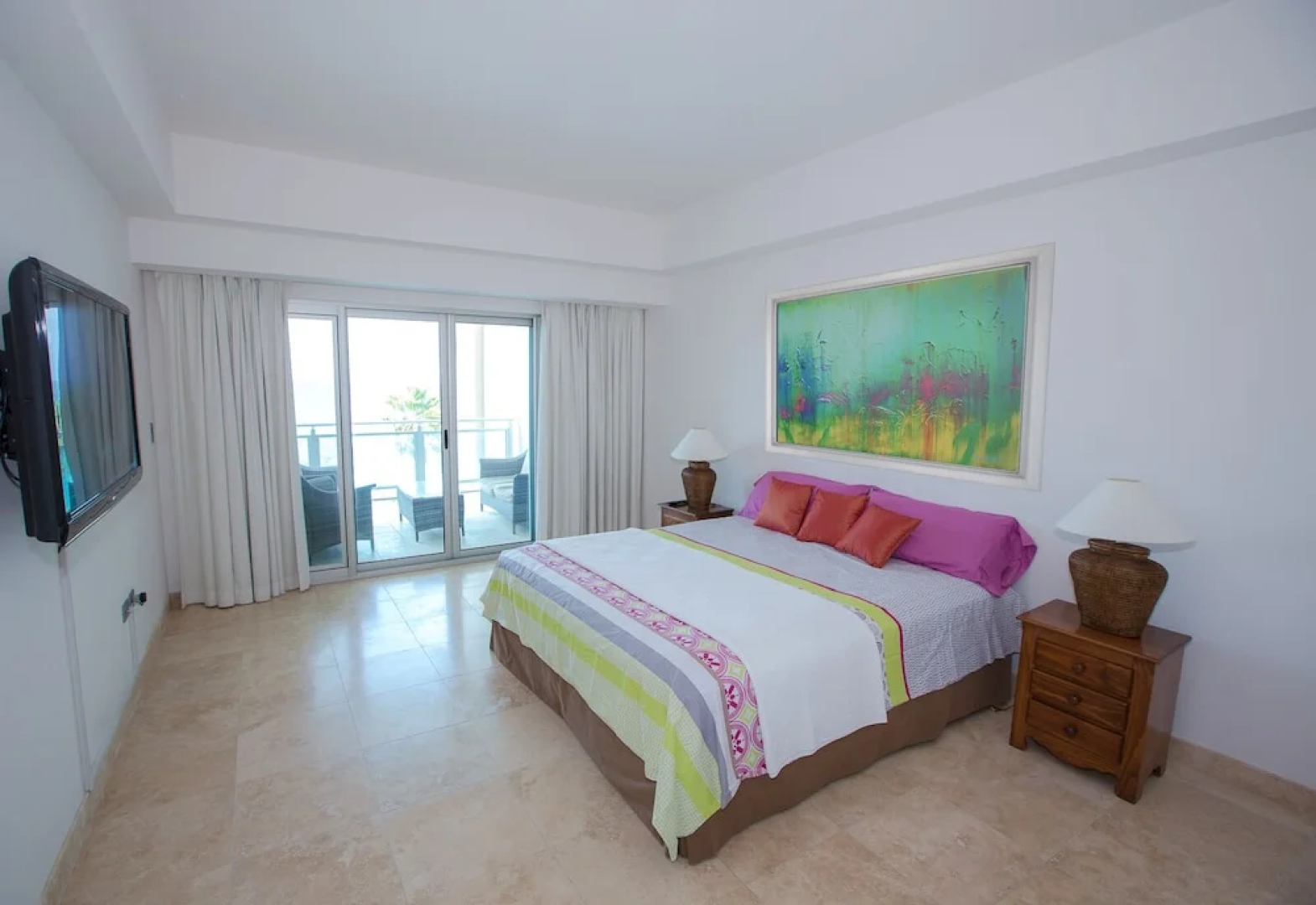 *The CLIFF_ BEACHFRONT and LUXURY MODERN UNIT* C2