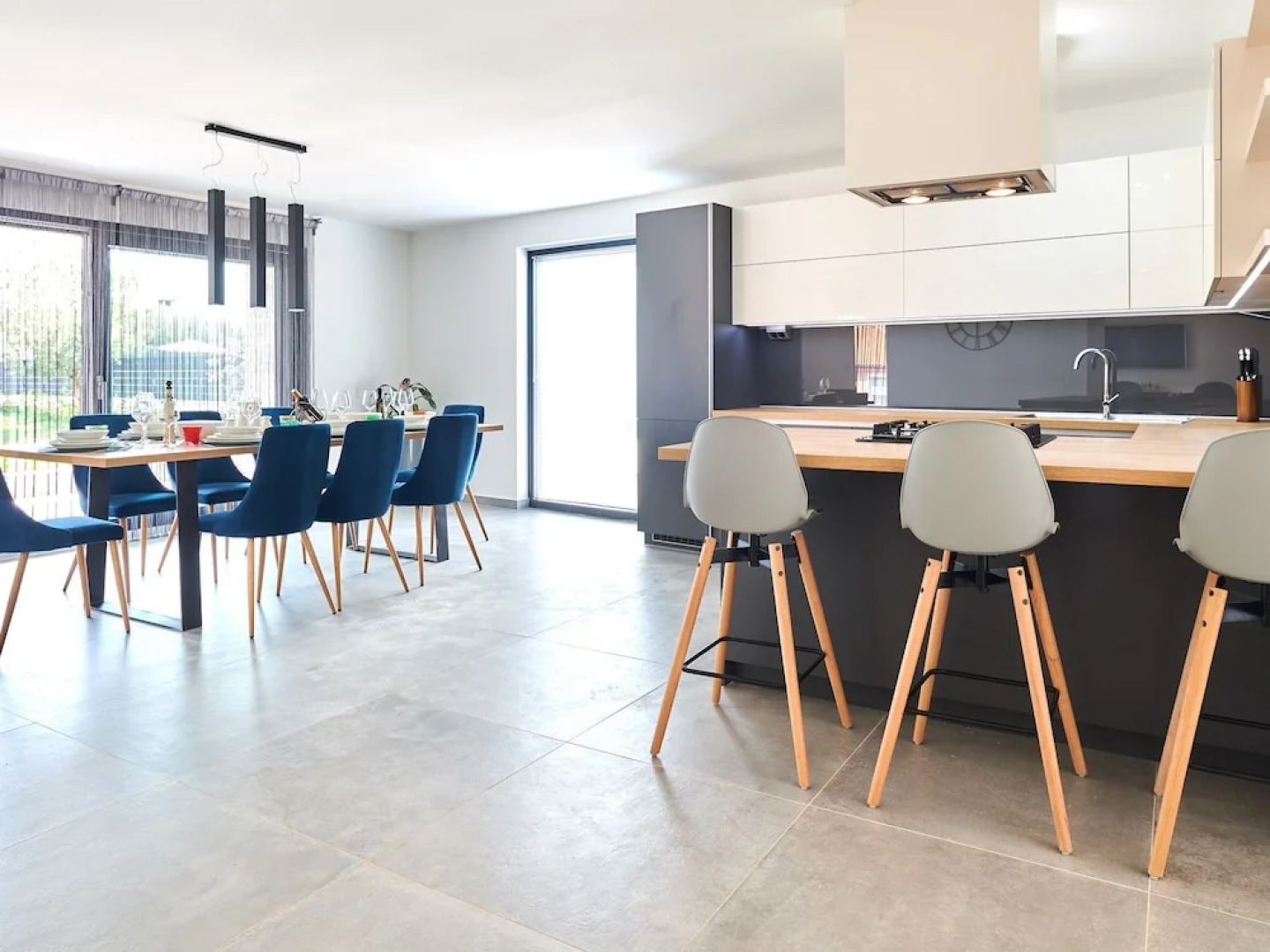 Beautifully decorated villa with pool ideal for vacation with your family.