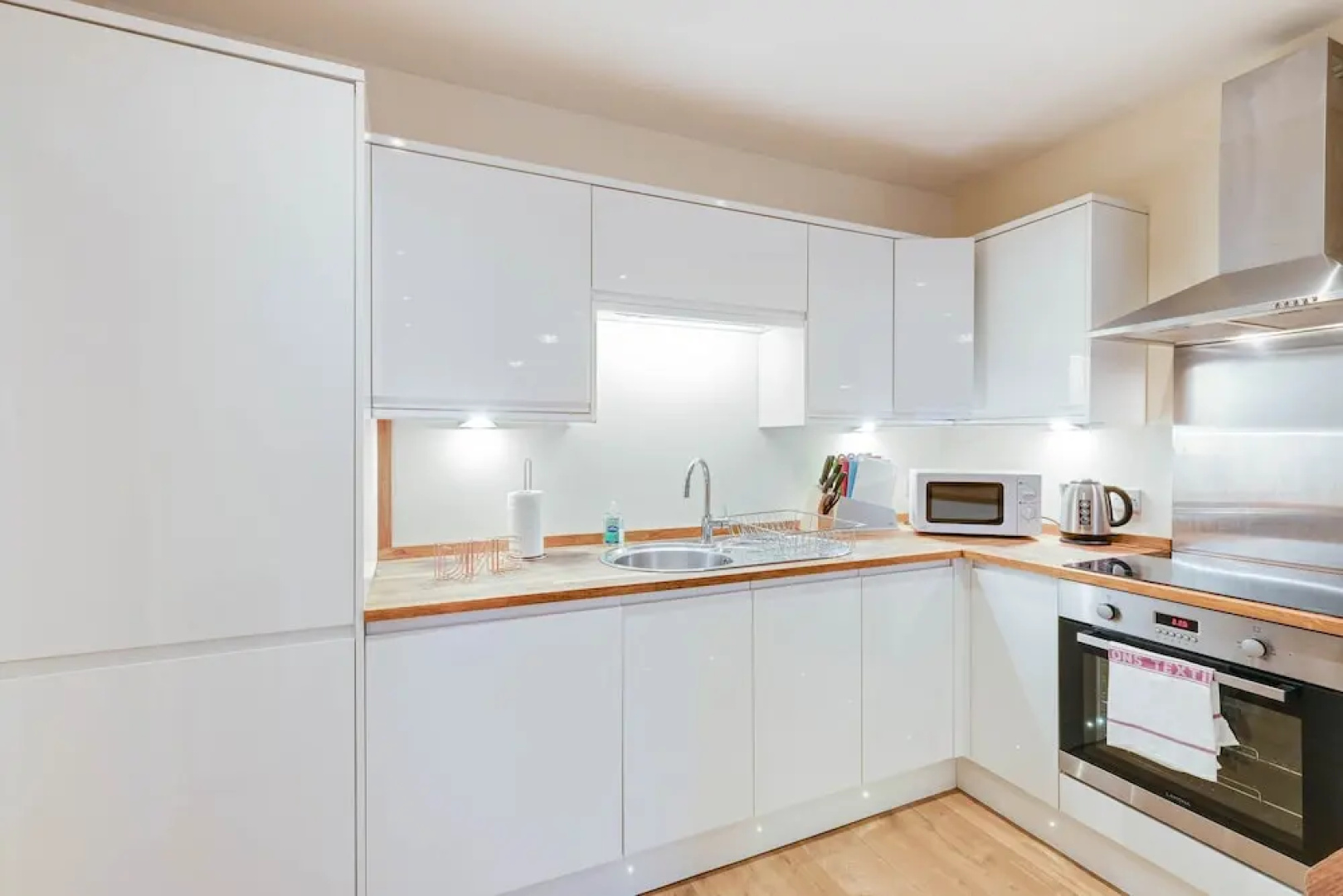 Luxury 3 Bedroom Apartment with Parking
