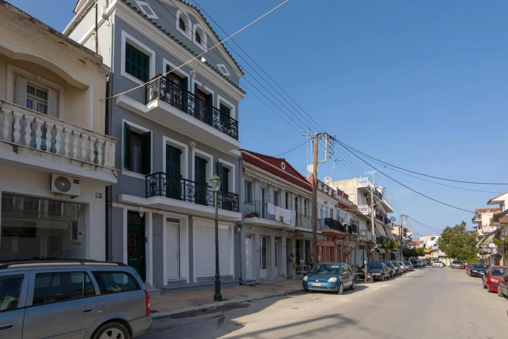 Evia's Apartment - New Apartment In Town!