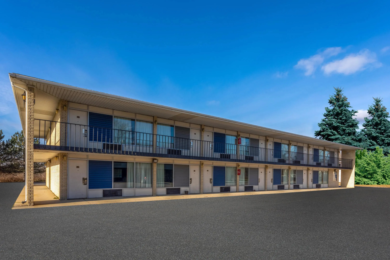 Travelodge by Wyndham Calhoun South I-75