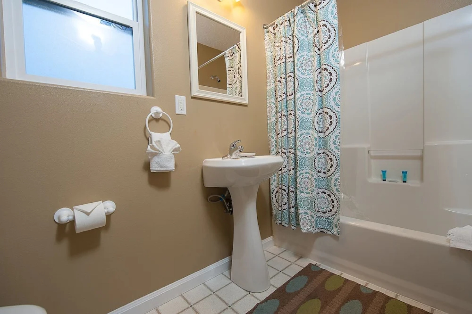 Browne's Beach n' Pad 3 Br home by RedAwning