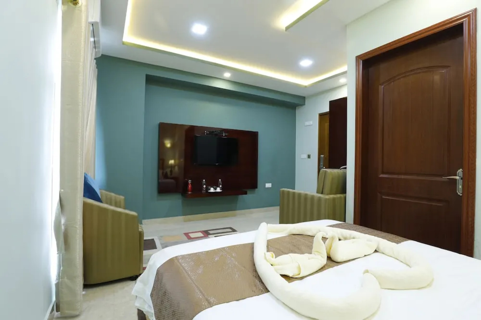 Treebo Trend Royal Palace Chikmagalur