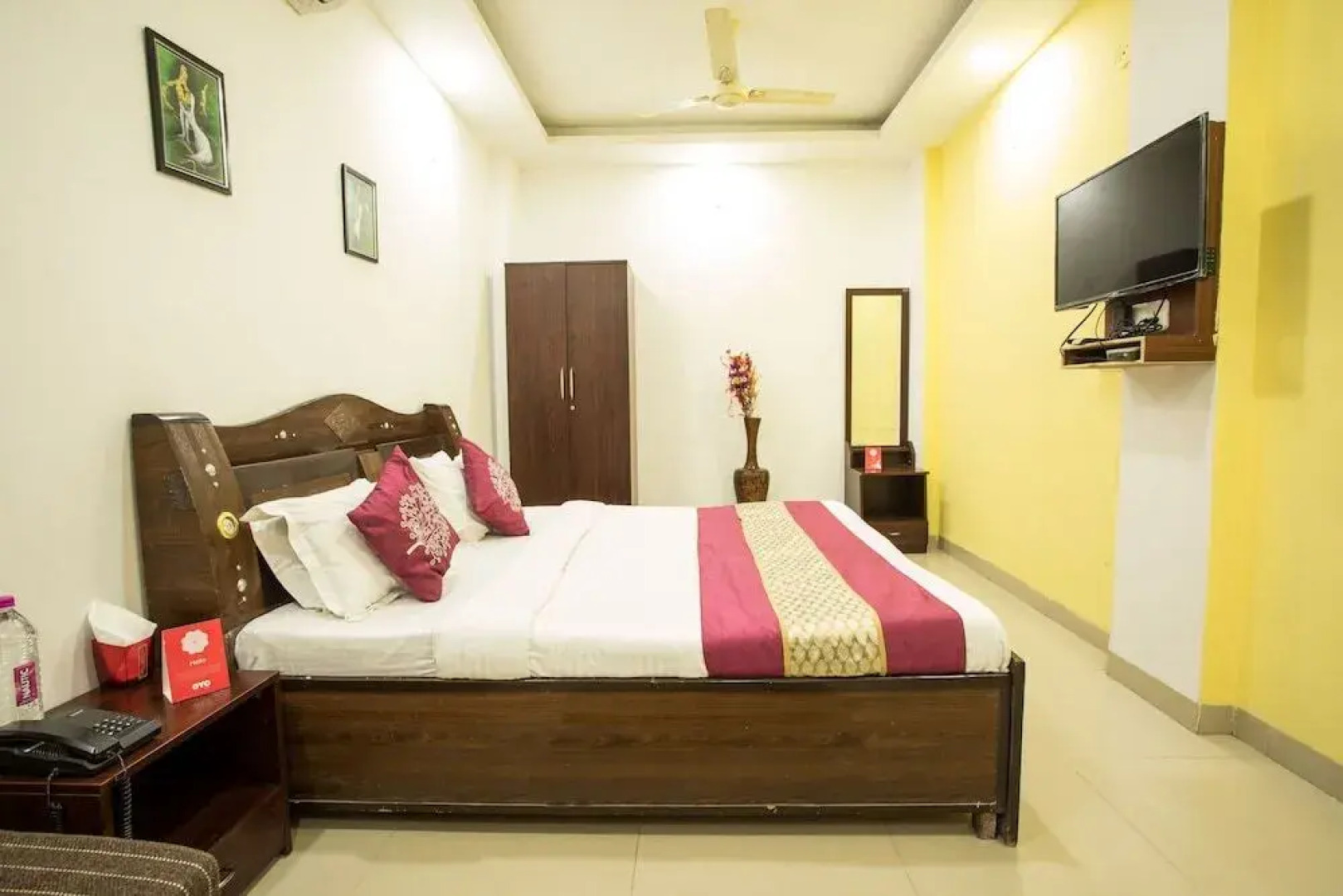 Hotel New Luxury Royale By OYO Rooms