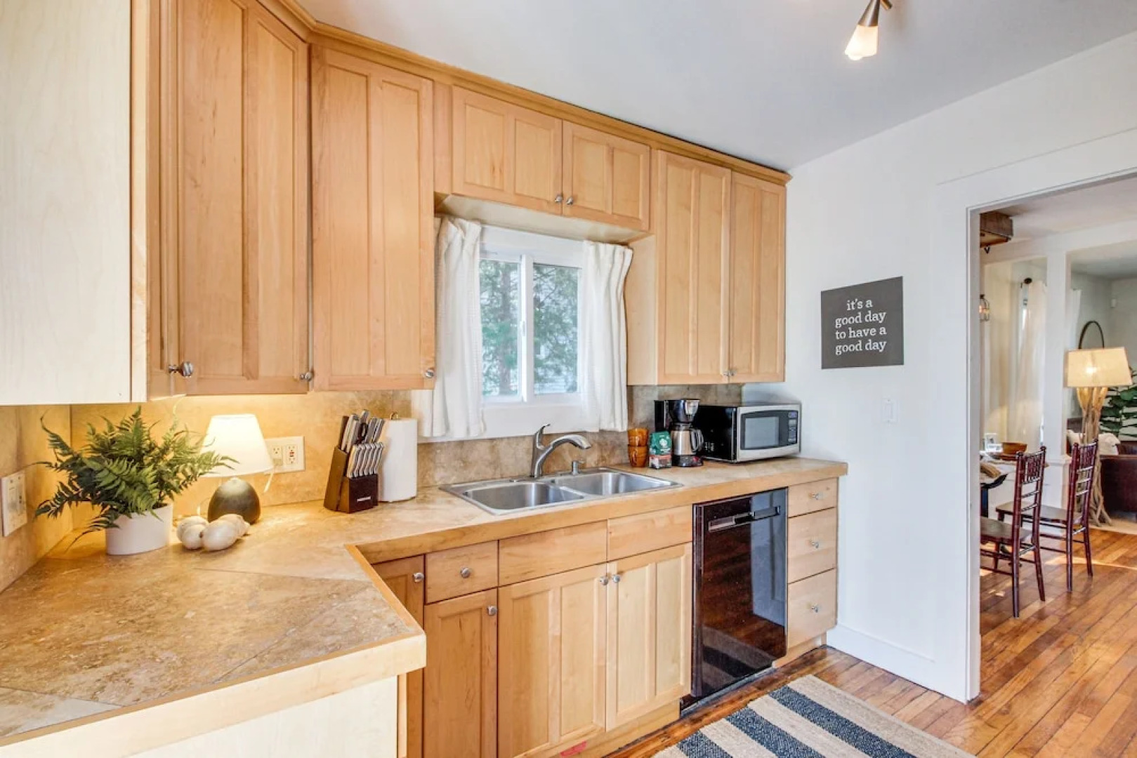 Bright Lawrence Vacation Rental ~ 1 Mi to KU!