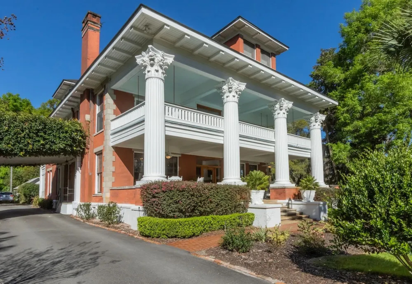 Herlong Mansion Bed & Breakfast