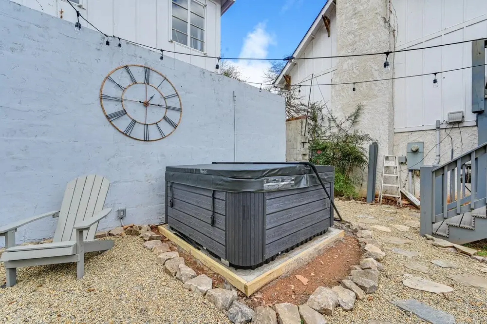 Lakefront Landrum Home w/ Deck, Fire Pit & Kayaks!