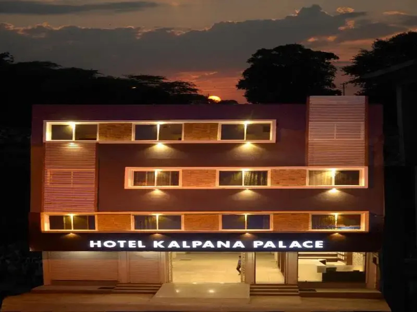 Hotel Kalpana Palace